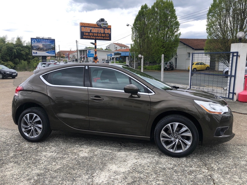 CITROEN DS4 1.6 E-HDI AIRDREAM SO CHIC CITROEN DS4 1.6 E-HDI AIRDREAM SO CHIC