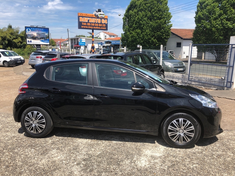 PEUGEOT 208 1.6 E-HDI ACTIVE PEUGEOT 208 1.6 E-HDI ACTIVE