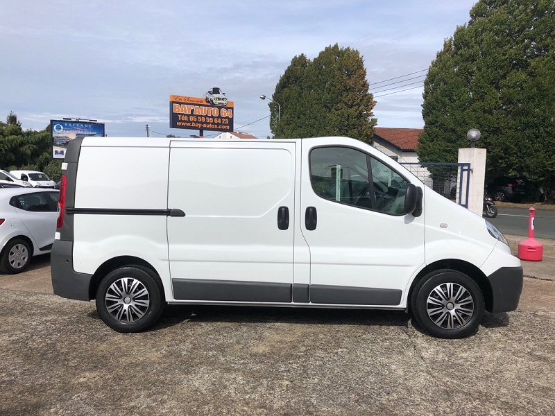 RENAULT TRAFIC II FG L1H1 1000 2.0 DCI 90CH GRAND CONFORT RENAULT TRAFIC II FG L1H1 1000 2.0 DCI 90CH GRAND CONFORT