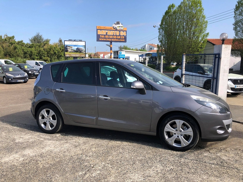RENAULT SCENIC III 1.5 DCI 105CH DYNAMIQUE ECO2 RENAULT SCENIC III 1.5 DCI 105CH DYNAMIQUE ECO2