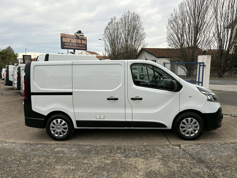 RENAULT-TRAFIC III FG 14990 euros RENAULT-TRAFIC III FG 14990 euros