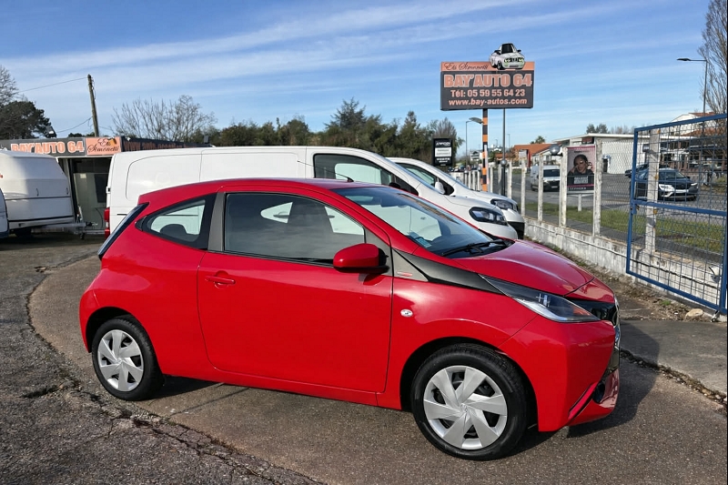 TOYOTA AYGO 1.0 VVT-I 69CH X-RED 3P